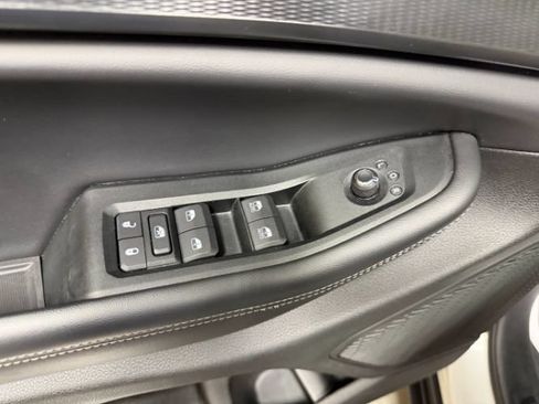 Used 2025 Jeep Grand Cherokee Altitude AWD/4WD image 11