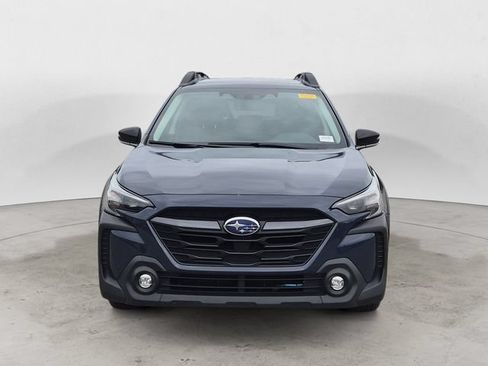 Used 2025 Subaru Outback Premium AWD/4WD image 2