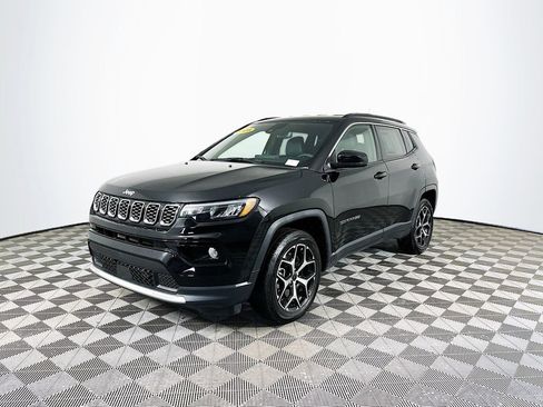 Certified 2025 Jeep Compass Limited image 5