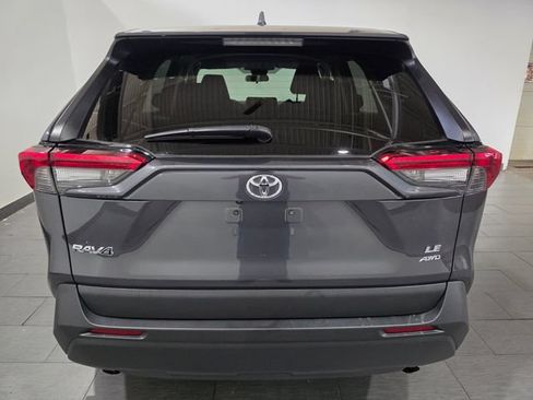Used 2024 Toyota RAV4 LE AWD/4WD image 4