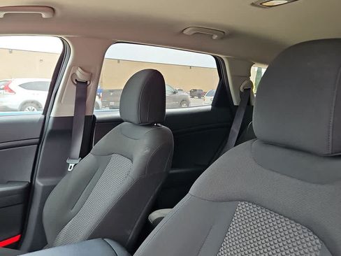 Used 2024 Kia Sportage LX AWD/4WD image 15