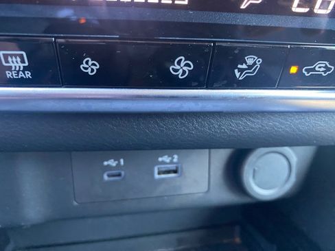 Used 2023 Nissan Rogue SV image 30