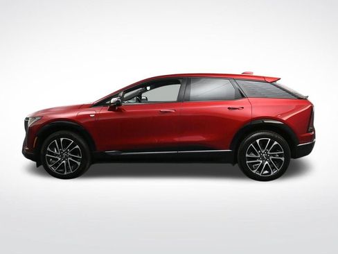 Certified 2025 Cadillac Optiq Sport 1 AWD/4WD image 2