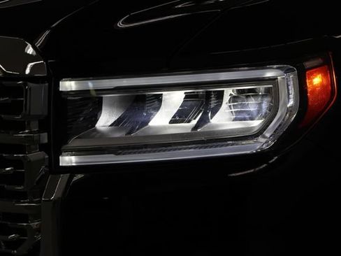 Used 2023 GMC Acadia Denali w/ Black Diamond Edition AWD/4WD image 5