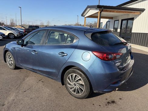 Used 2017 MAZDA MAZDA3 Touring image 10
