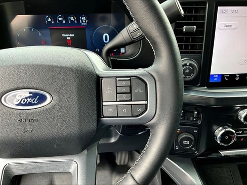 Used 2025 Ford F350 Lariat w/ Lariat Ultimate Package AWD/4WD image 13