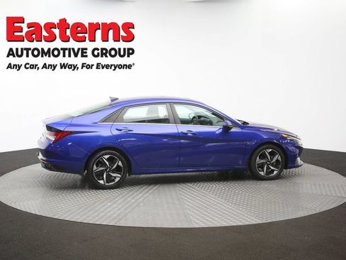Used 2022 Hyundai Elantra SEL w/ Convenience + Premium Package FWD image 45