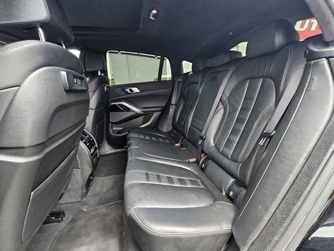 Used 2021 BMW X6 xDrive40i AWD/4WD image 29