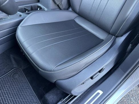 Used 2024 Volkswagen Tiguan SE R-Line image 20