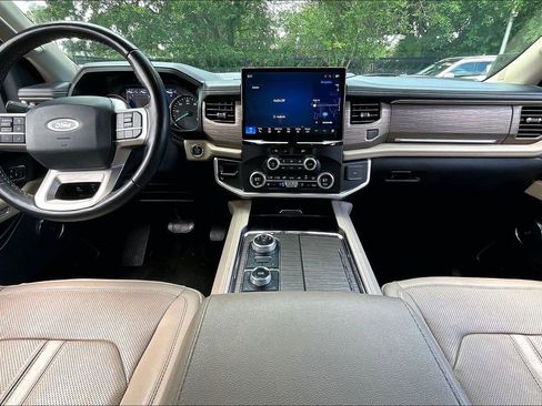 Used 2024 Ford Expedition Limited AWD/4WD image 7