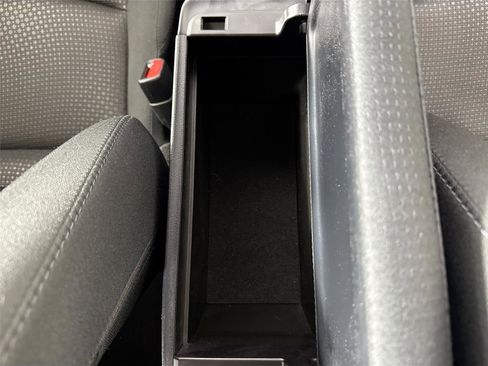 Certified 2022 Toyota Prius LE image 31