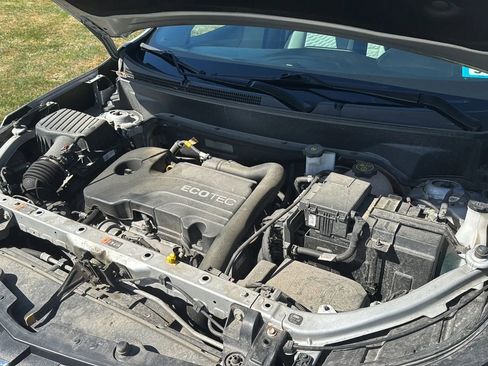 Used 2019 Chevrolet Equinox LS image 23