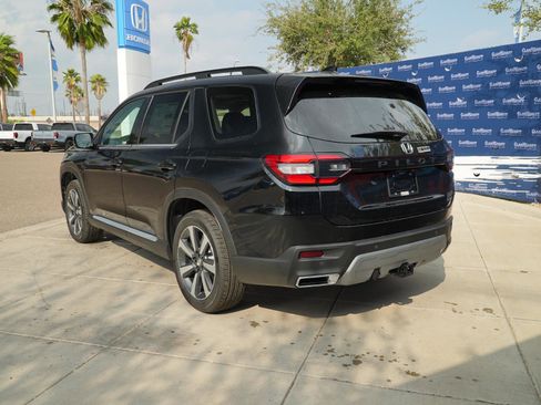 New 2025 Honda Pilot Touring image 9
