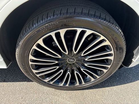 Used 2025 Lincoln Aviator Black Label image 16