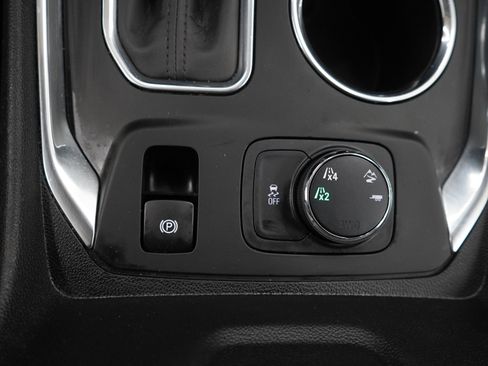 Used 2020 Chevrolet Traverse LT AWD/4WD image 25