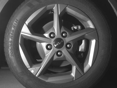 Used 2025 Kia K4 FWD image 13