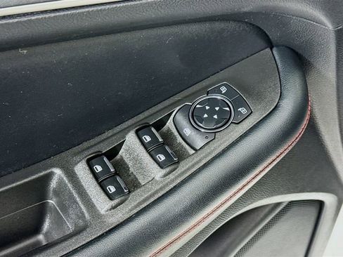 Used 2024 Ford Edge ST-Line image 17