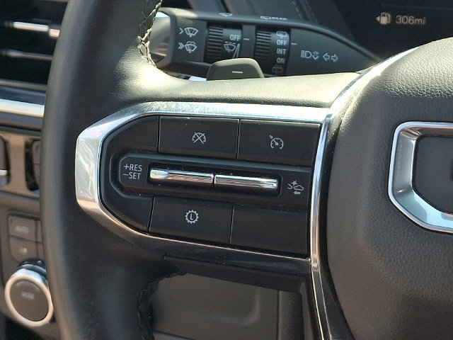 Used 2025 GMC Yukon Denali AWD/4WD image 7