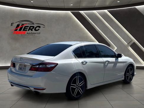 Used 2017 Honda Accord Sport image 5