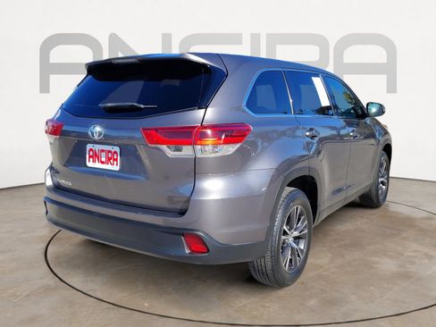 Used 2019 Toyota Highlander LE image 13