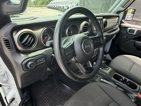Used 2018 Jeep Wrangler Sport AWD/4WD image 10