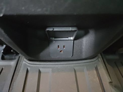 Used 2025 Chevrolet Colorado ZR2 AWD/4WD image 18