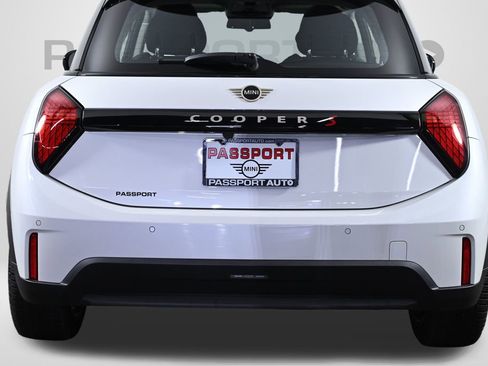 Certified 2025 MINI Cooper S image 9