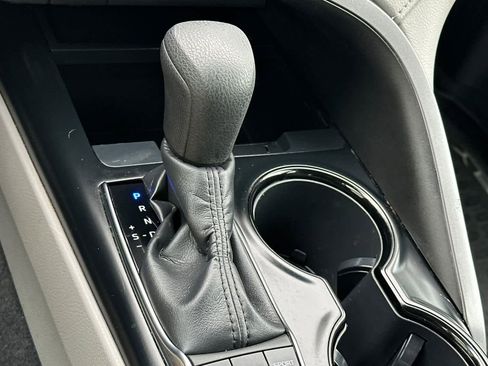 Used 2018 Toyota Camry LE image 21