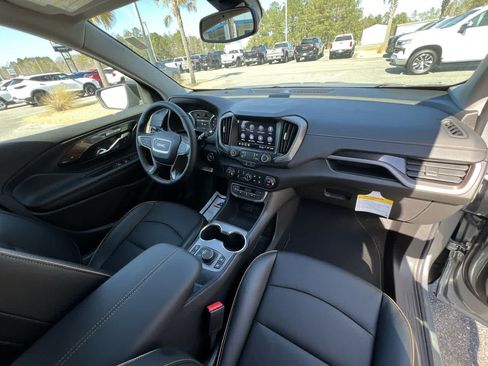 Used 2024 GMC Terrain AT4 AWD/4WD image 27