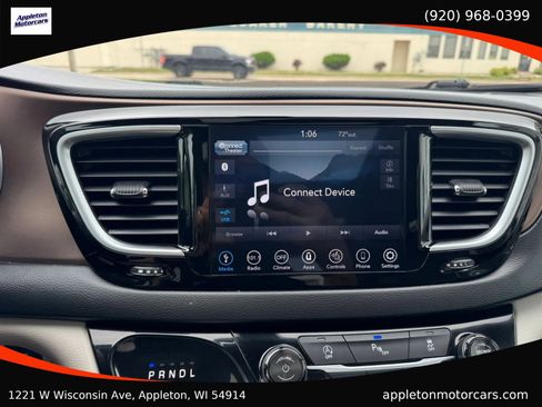 Used 2018 Chrysler Pacifica Touring-L Plus FWD image 36