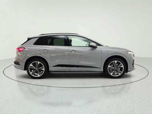 Used 2023 Audi Q4 e-tron Premium Plus w/ Premium Plus AWD/4WD image 4