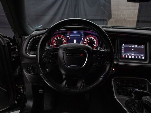 Used 2022 Dodge Challenger GT image 28