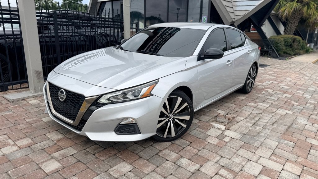 Used 2020 Nissan Altima 2.5 SR FWD image 1