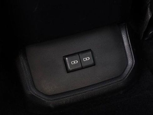 Used 2022 Toyota Highlander XLE AWD/4WD image 26