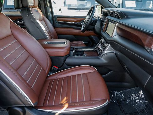 Used 2024 GMC Yukon XL Denali Ultimate image 17