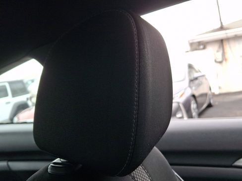 Used 2020 Honda Civic Sport image 9