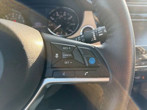 Used 2019 Nissan Rogue SL w/ Premium Package image 22