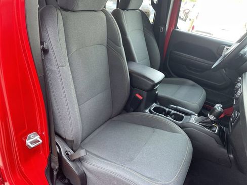 Used 2025 Jeep Wrangler Unlimited Sport AWD/4WD image 40