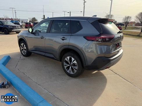 Used 2023 Nissan Rogue SV image 4