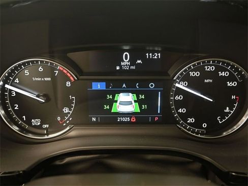 Used 2025 Cadillac XT6 Premium Luxury image 13