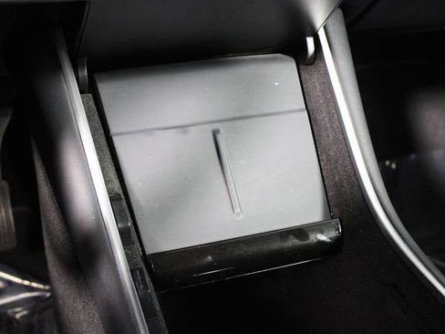 Used 2020 Tesla Model Y Long Range image 16