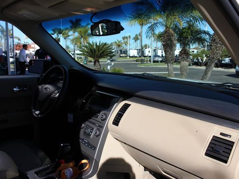 Used 2018 Ford Flex SE image 15