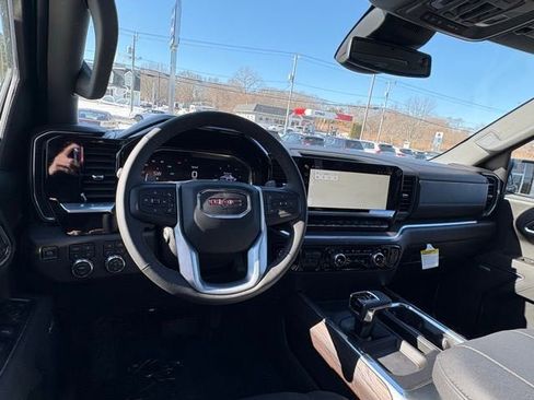 New 2026 GMC Sierra 1500 SLT image 20