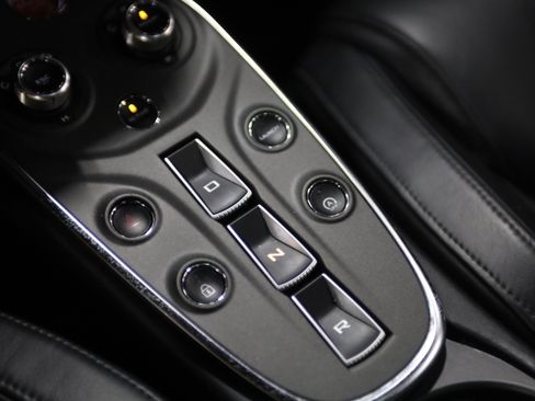 Used 2023 McLaren GT RWD image 33