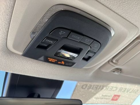 Used 2022 Toyota Corolla Cross XLE w/ Convenience Package FWD image 24
