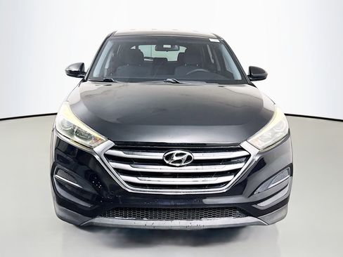 Used 2017 Hyundai Tucson SE image 2
