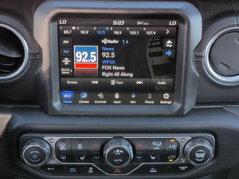 Used 2023 Jeep Wrangler Unlimited Sahara w/ Cold Weather Group AWD/4WD image 18