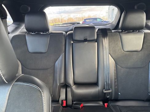 Used 2022 Ford Edge ST image 29