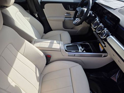 Used 2026 Mercedes-Benz GLB 250 4MATIC image 23