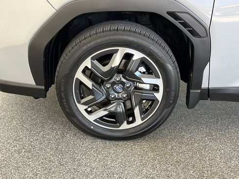Certified 2025 Subaru Forester Limited w/ Popular Package AWD/4WD image 28